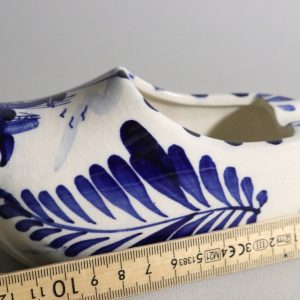 Dekorativ keramiktoffel från Delft – Klassisk blåvit design