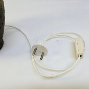 Unik bordslampa i bronsliknande design med figural relief - 25 cm