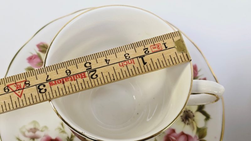 Queen Anne Bone China - Eleganta Tekoppar med Rosmotiv, Set om 4