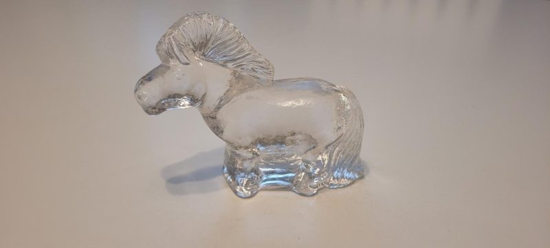 häst figurin i glas