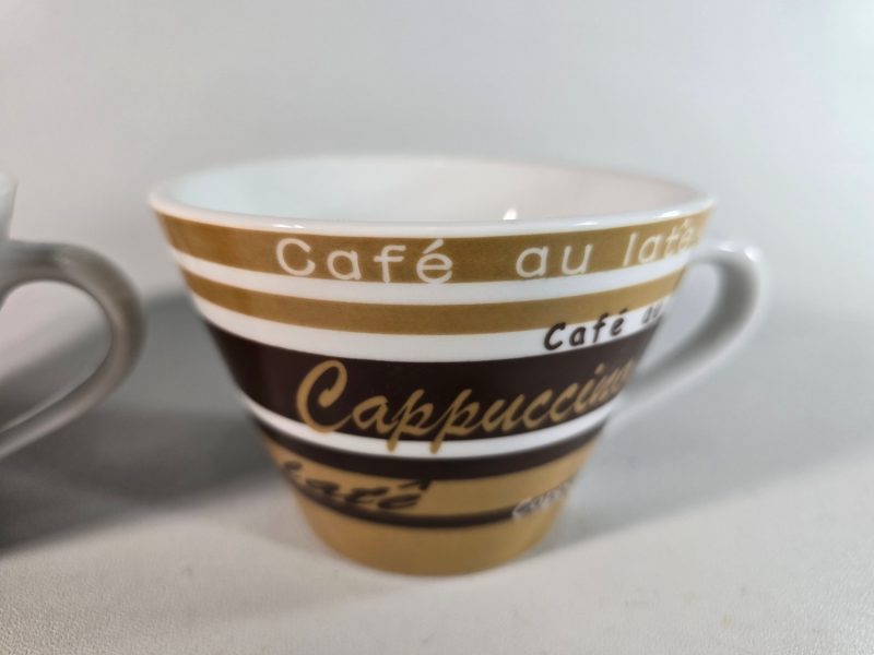 2st stora Kaffekoppar, Café au late Café au Cappuccino late