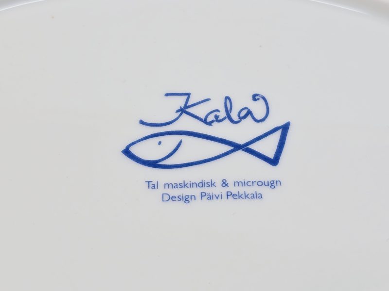 Retro serveringsfat "Kala" av Päivi Pekkala för Arabia – 24x17 cm