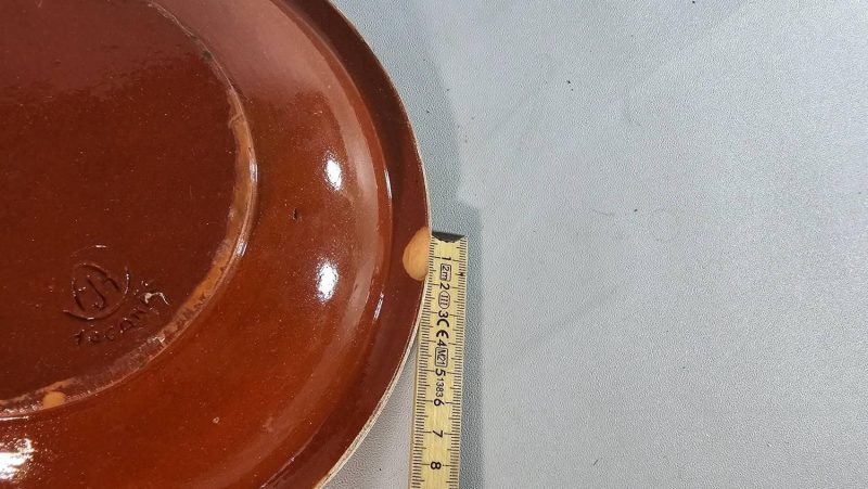 SKÅL, AJ HÖGANÄS,  spillkum med allmogemålning D23cm