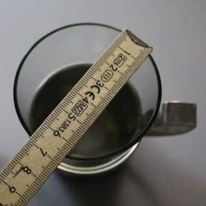 2st teglas, glas och metall