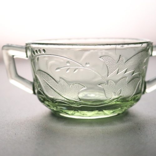 Vintage-Inspirerad Grön Glas Sockerskål - Perfekt för Eleganta Bordinställningar