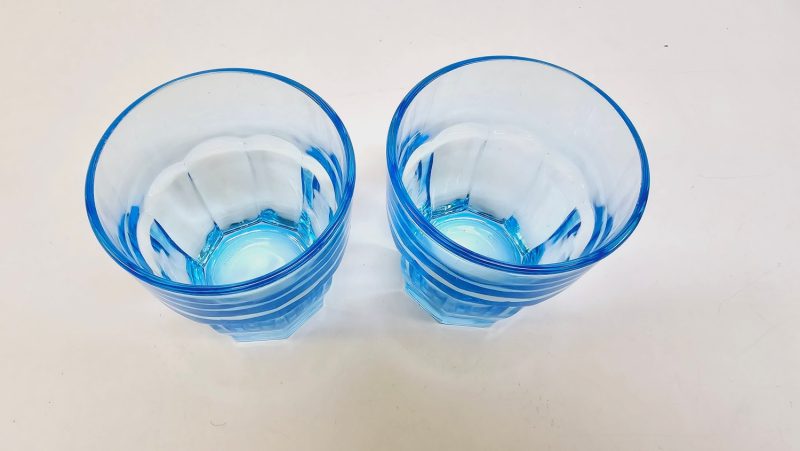 Stilrena blå glas från Duralex – Perfekta för sommarens dukning!