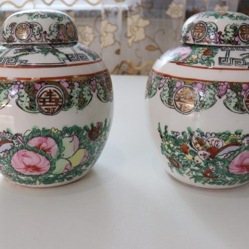 2st Bojaner, Famille rose dekor av blomor och gulddekor - Kina