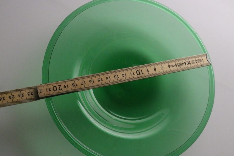 Elegant grön glasskål – Vintage charm i stilren design