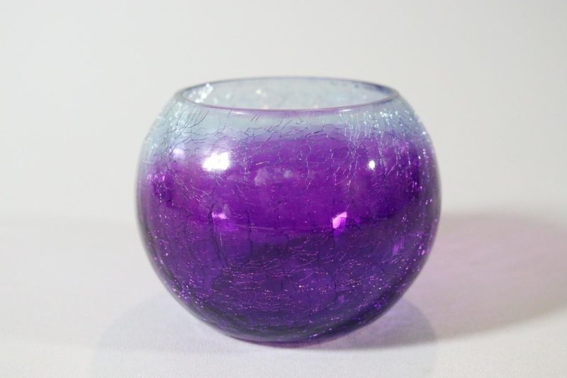 Ljuslykta i krackelerat glas, lila