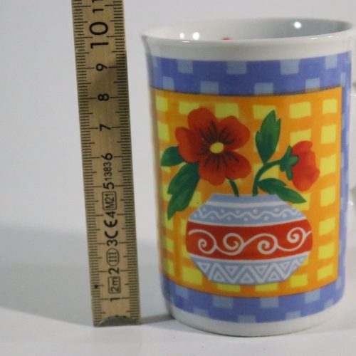 Färgstark Mugg med Blomstermotiv – 10 cm Hög