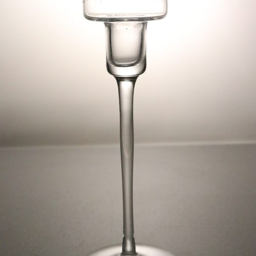 Ljusstake i glas med lång stjälk