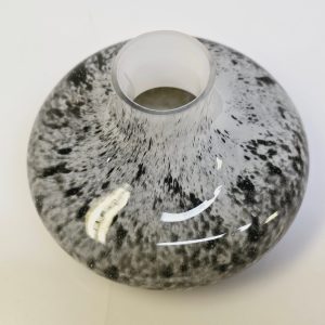 Elegant Glasvas – Stilren Dekoration med Unik Design