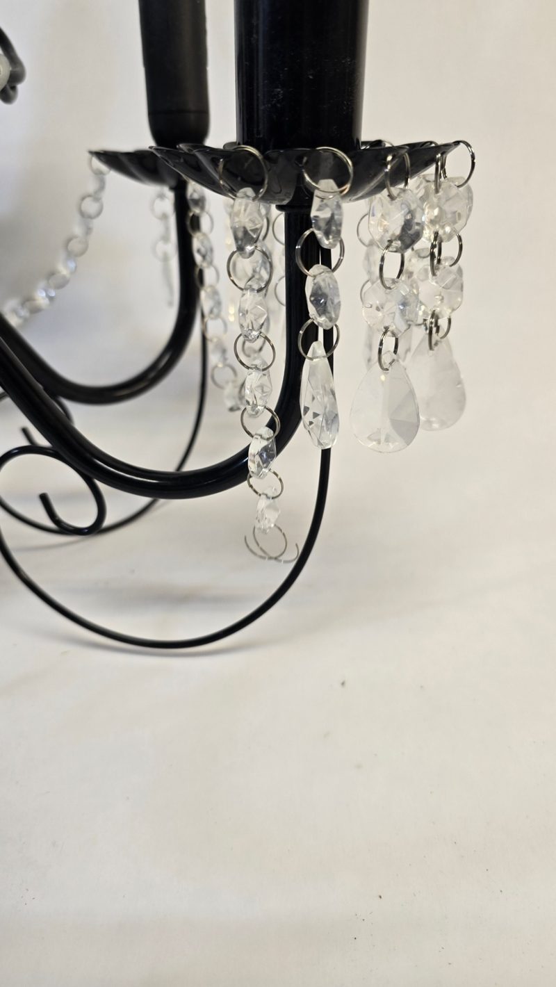 Elegant Taklampa med Glasprismor – Klassisk Charm och Tidlös Design