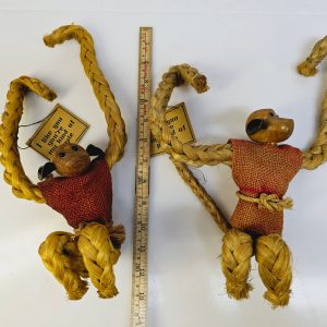 Rustika Halmfigurer – Charmiga Handgjorda Prydnader