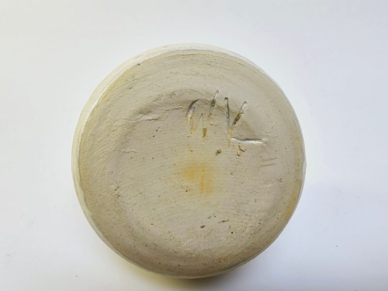 Unik handdrejad miniatyrkanna i keramik – ett tidlöst tillskott till din inredni