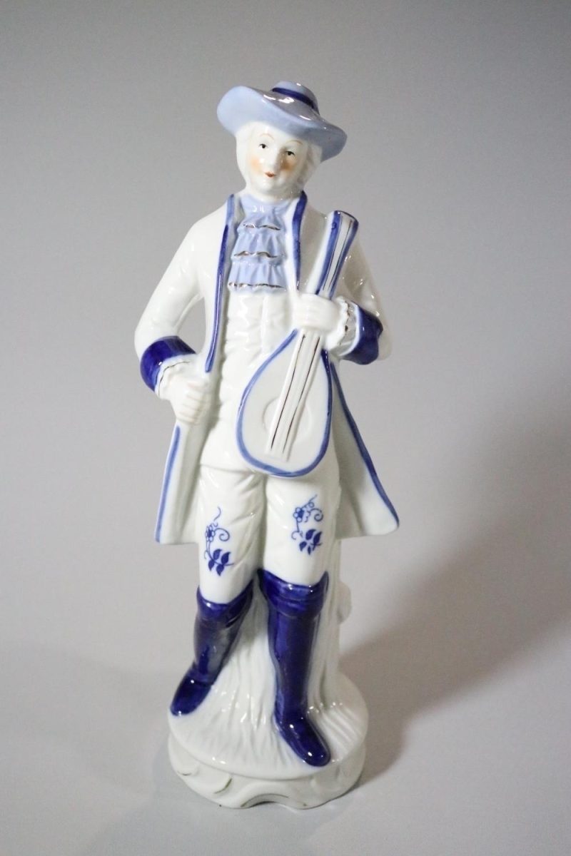 PORSLINSFIGUR. Barockstil, möjligen Tyskland