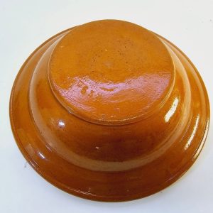 Lergodsfat från Svensk Lerkonst – Handmålat med Fågelmotiv, Ø 26 cm