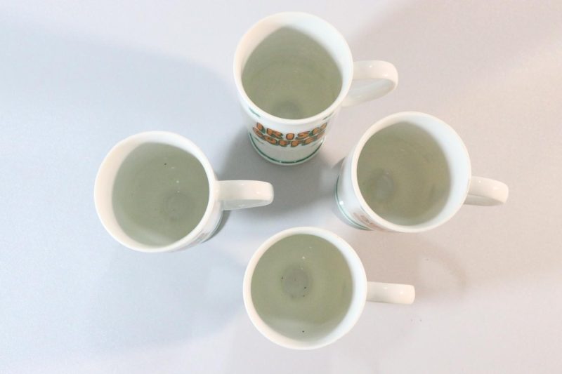 Kaffekoppar på fot, Irish cofee, Porslin