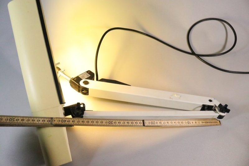 SKRIVBORDSLAMPA, metall och plast, LEDU Type 618