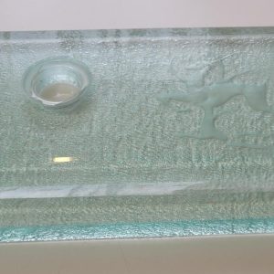 Vacker Ostbricka i glas, från HADELAND NORWAY, 32cm