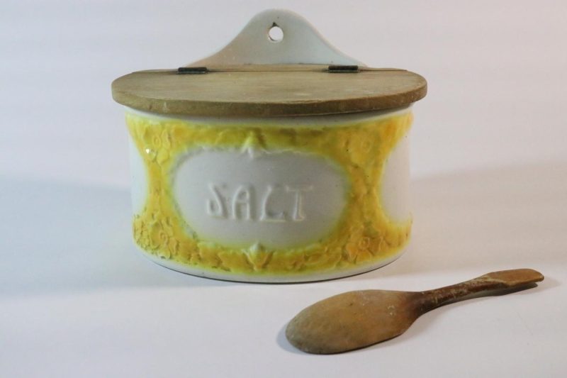 Äldre mjölskäppa Gustavsberg. Längd 19,5 cm. Höjd 11 cm (inkl. lock).