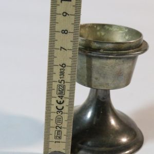 Äggkopp , metall . ingen synlig stämpel