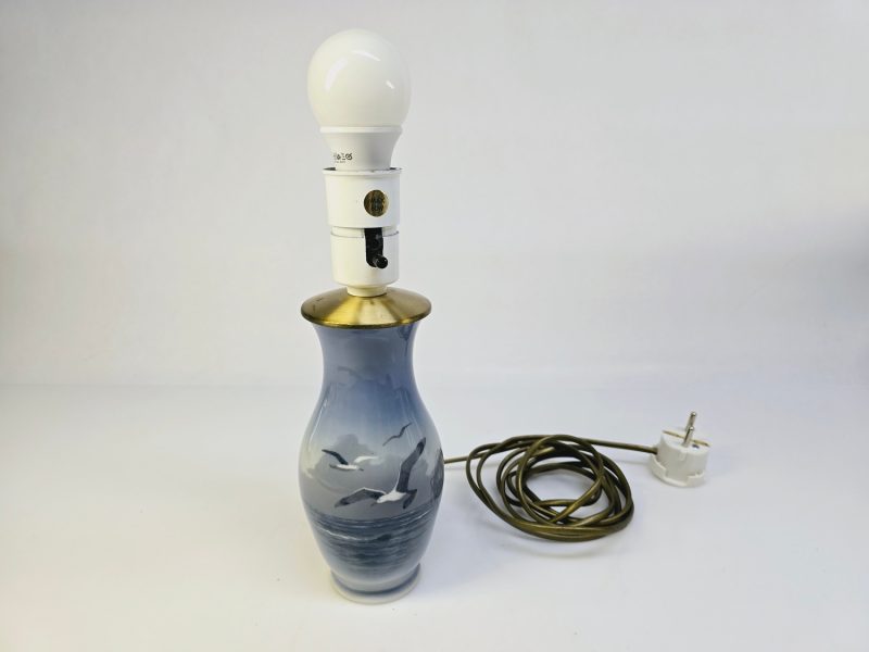 Bordslampa från Royal Copenhagen – Elegant dansk design