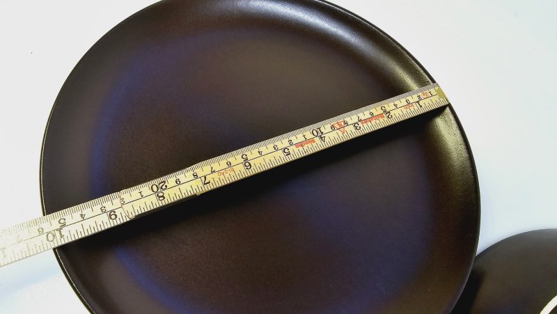 Stilrena Svarta Tallrikar från Höganäs – 26 cm i Diameter