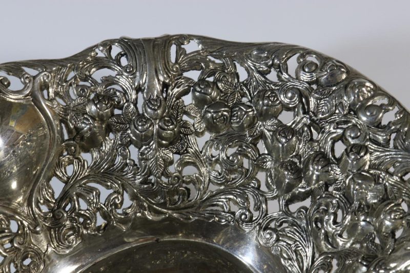 SKÅL, med genombruten dekor, troligen nysilver