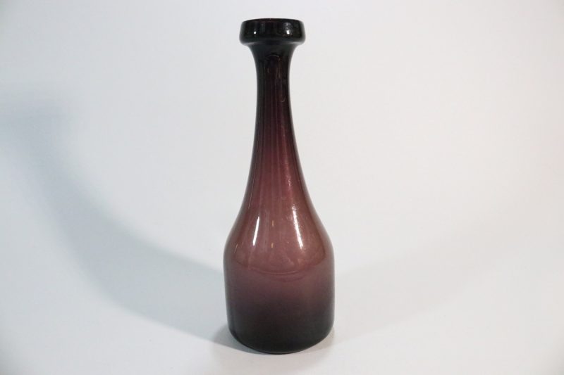 Glasvas i lila, 27cm hög