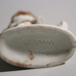 Vintage Porslinsfigur – Flöjtspelande Pojke med Hund, Tyskland