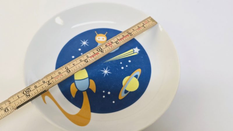 Unik tallrik "Sputnik" från Rörstrand, designad av Hanna Werning‎