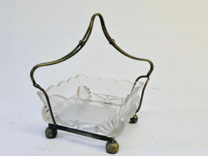 Elegant glas- och metallkorg - Vintage charm för ditt hem