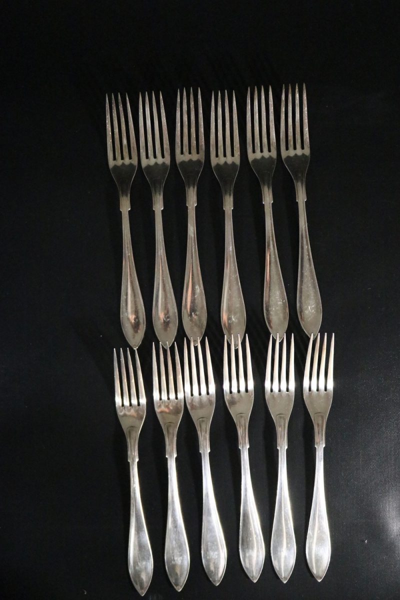 Exklusivt Set av Antika Gafflar - Prima Nysilver med Elegant Monogram