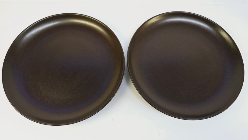 Stilrena Svarta Tallrikar från Höganäs – 26 cm i Diameter