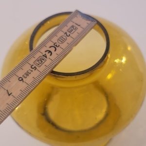 Kupol till oljelampa, gul färgat glas