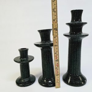Set med svarta keramiska ljusstakar – elegant och tidlös design