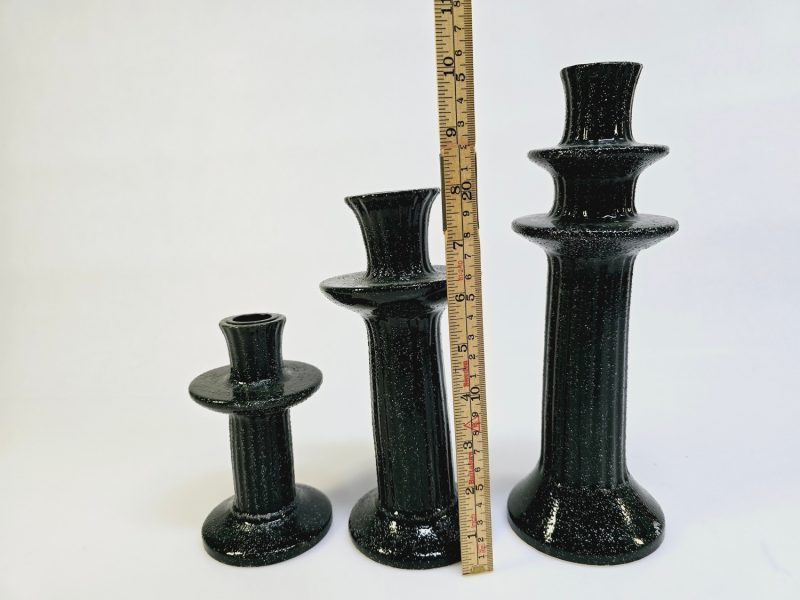 Set med svarta keramiska ljusstakar – elegant och tidlös design