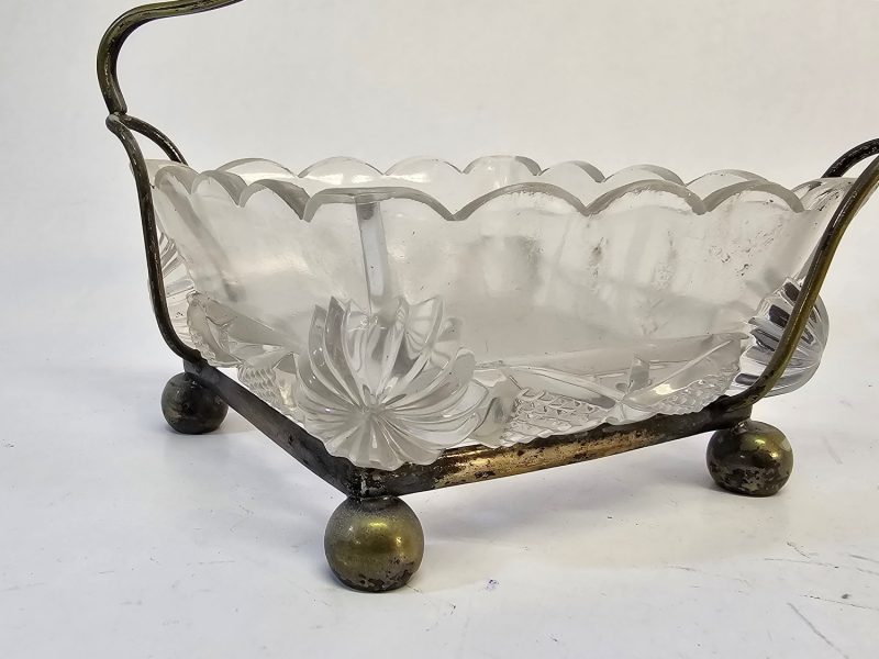 Elegant glas- och metallkorg - Vintage charm för ditt hem