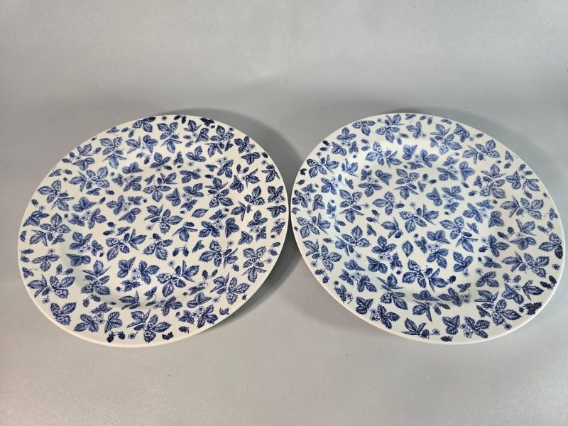2st IKEA, Made in England, blåvit dekor av hallon med stjälkar och blad