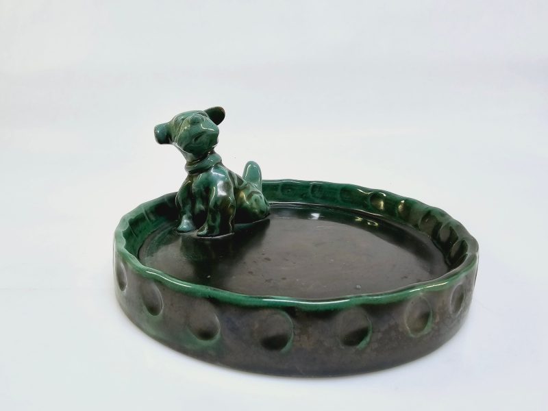 Grön dekorativ askkopp från EKEBY med hundmotiv – retro charm