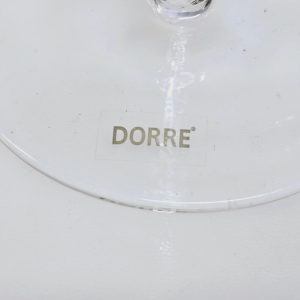 Set med två eleganta ljusstakar från Dorre – tidlös design i glas och metall
