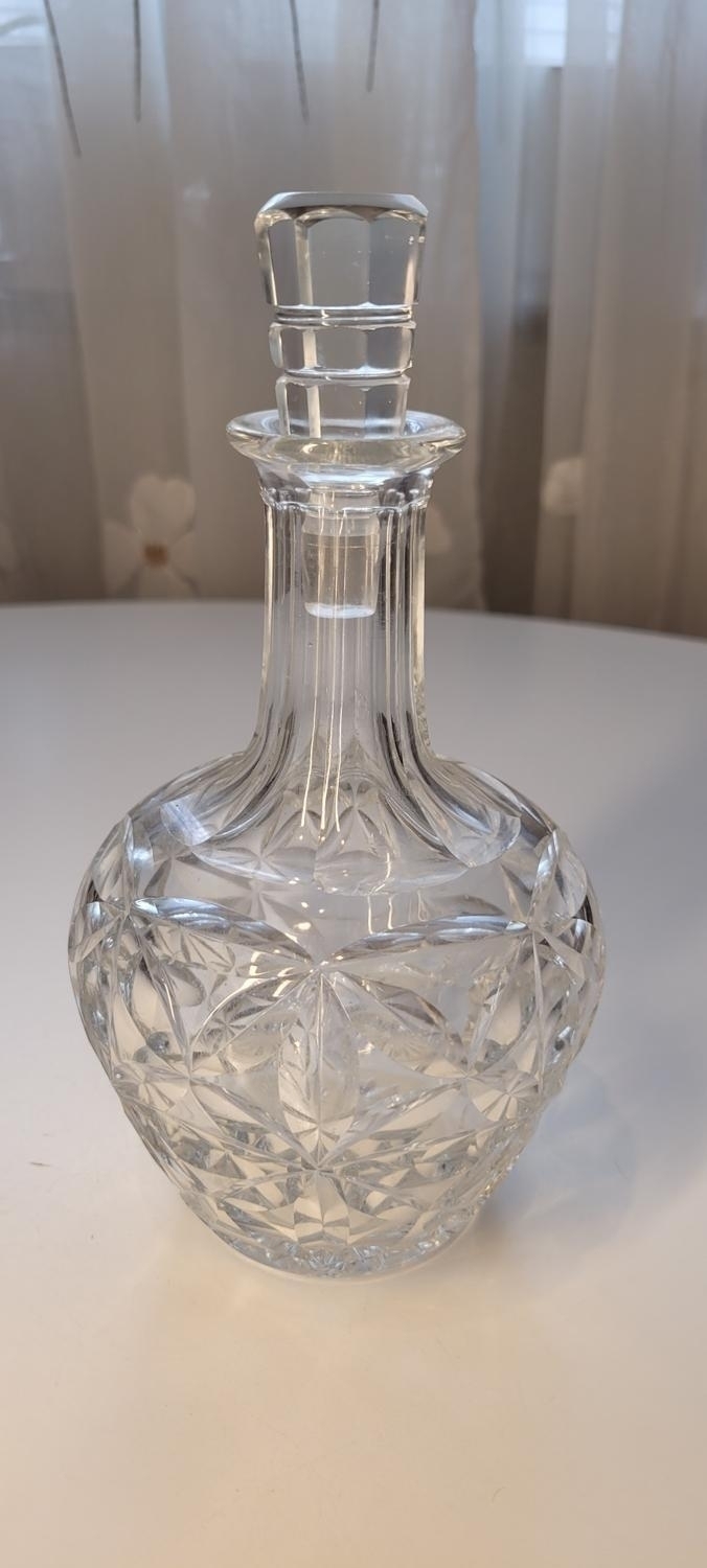 Karaff, troligen kristall, 23cm