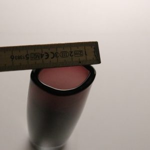 Elegant vas i rubinrött glas – 20 cm hög