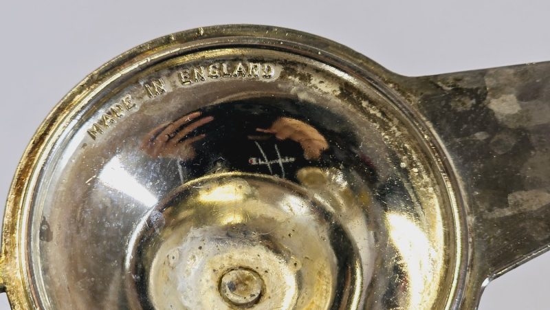 Elegant kristallkaraff med silverdetaljer – 29 cm, tillverkad i England