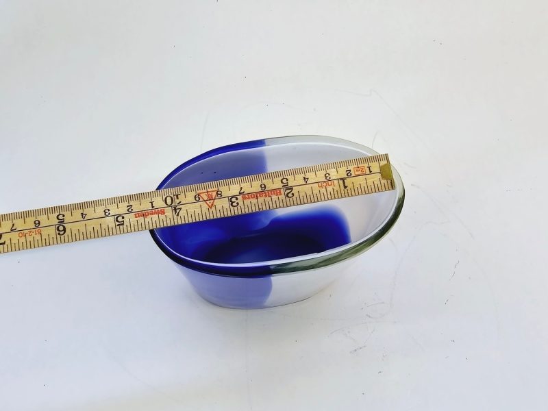 Elegant glasvas från Mats Jonasson – Modern konst från Målerås Glasbruk