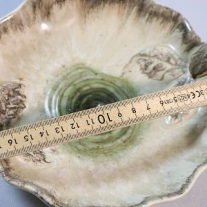 Dekorativ fat med handtag i jugendstil, troligen Germany