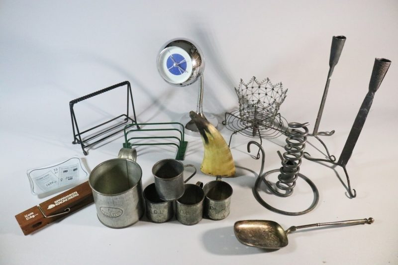 Diverse vintage metallföremål mm