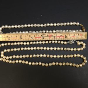 Klassiska Pärlhalsband med Silverlänk – Elegans och Tidlös Skönhet