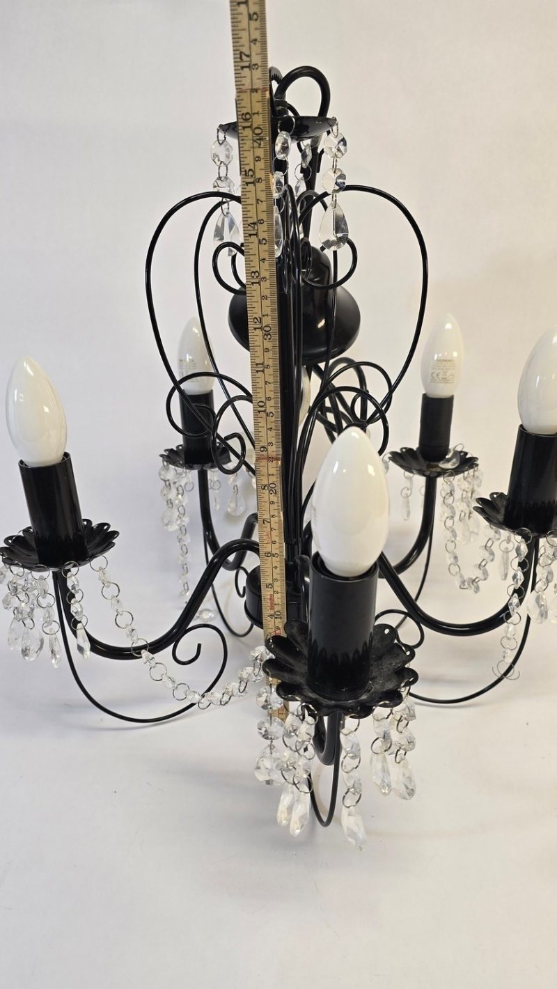 Elegant Taklampa med Glasprismor – Klassisk Charm och Tidlös Design